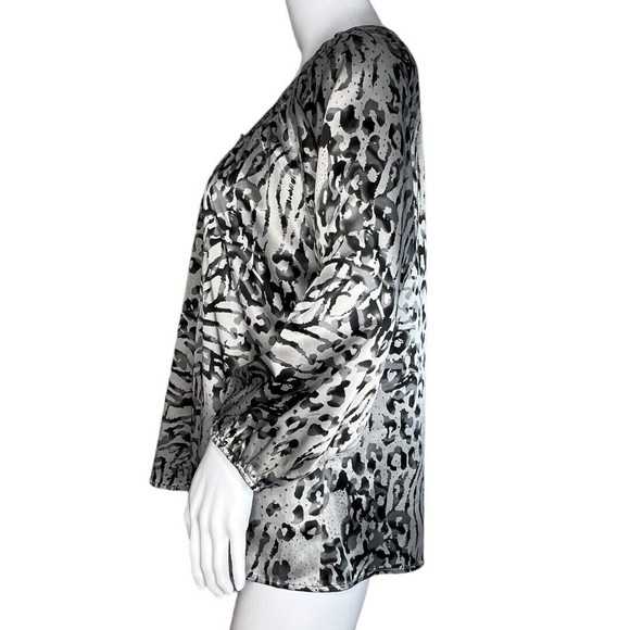 Express Shirt Womens Small White Gray Leopard Print Satin Office Career Party - Picture 3 of 9